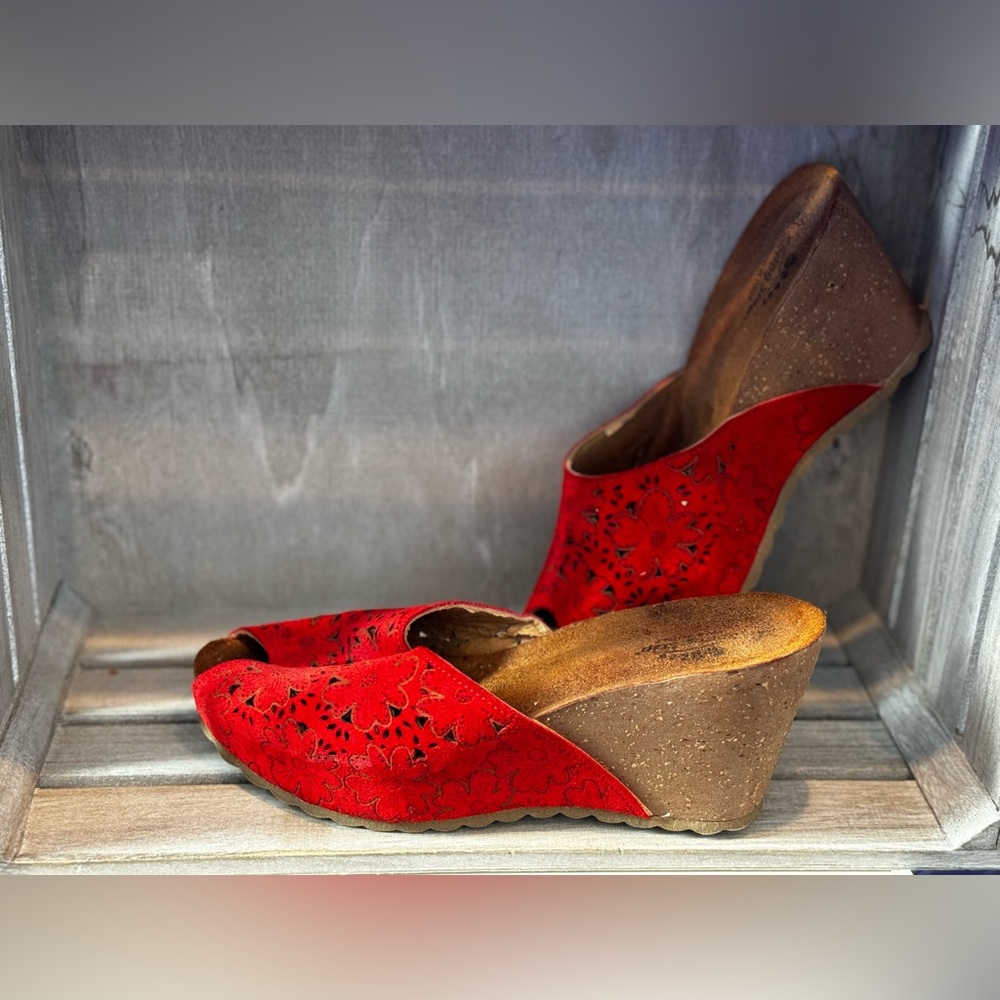 Spring Step MIA Red Peep-Toe Mules 7.5 - Picture 5 of 6